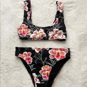 roxy 2 piece swimsuit